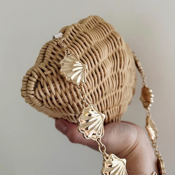 Wicker Shell Clutch Handbag